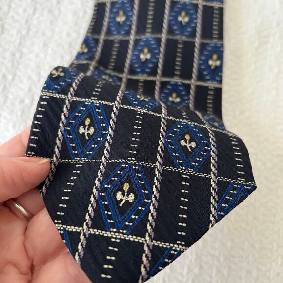 2 Giorgio Armani Men’s Silk Made in Italy Navy Blue Neck Ties 56” Short Designer - Picture 2 of 10